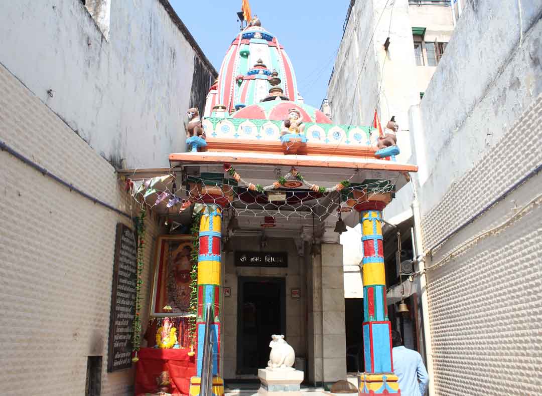 Khadia Hanuman Temple - History, Timings, Accommodations, Puja